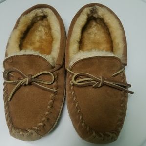 LL Bean Wicked Good Slippers Kids Size 4 Tan Suede